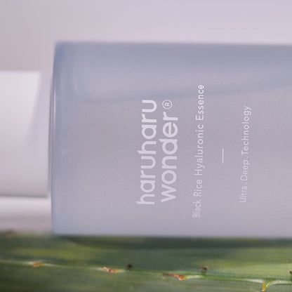 Haruharu Wonder Black Rice Hyaluronic Essence – Esencia hidratante Black Rice 50 ml