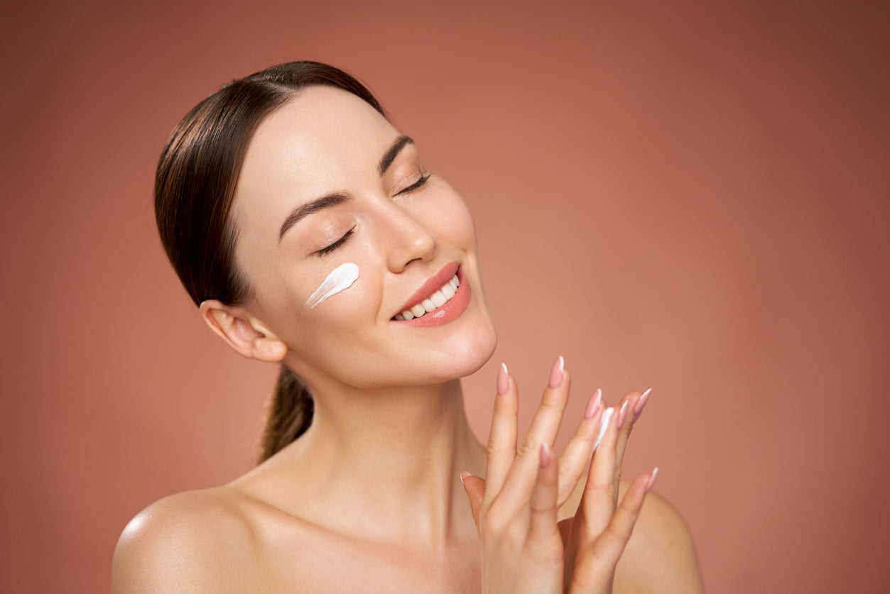 Texture onctueuse d’une crème visage coréenne nourrissante